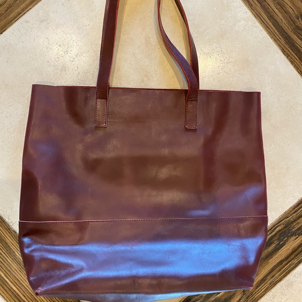 Leather shoulder bag